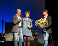 Blumen für die Moderation - Uwe Tiedjen, Sünje Goldbaum, Ron Glauth